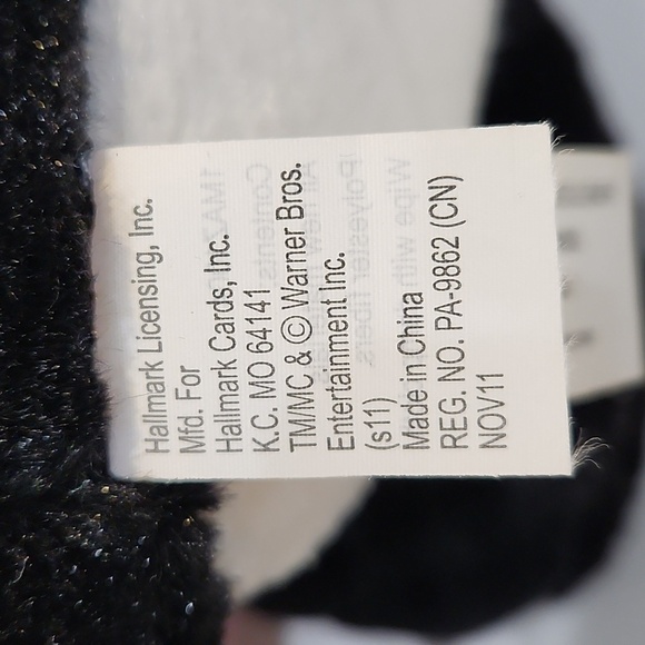 PEPÉ Le Pew I Pick You Talking Plush with Daisy Hallmark Looney Tunes - Picture 8 of 9